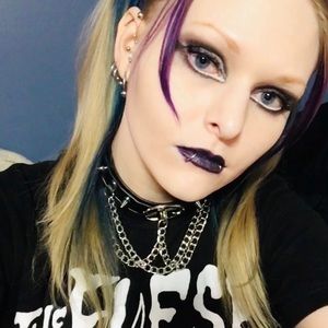 Meet your Posher, Candice